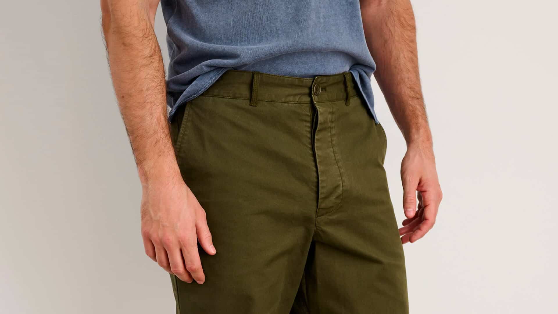 Men’s Green Pants Outfit Inspiration: 14 Modern Looks For 2022