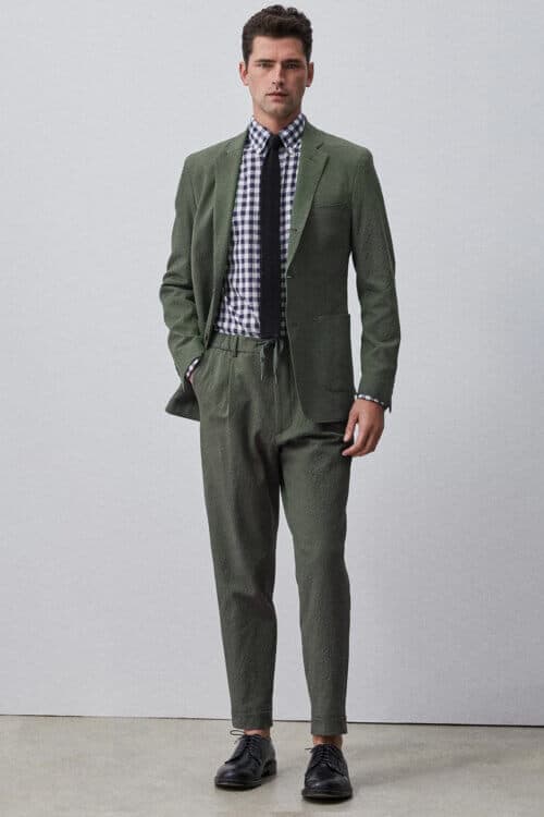 Men's drawstring trouser green suit trend
