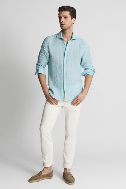 Men's summer linen shirt and white trousers with loafers outfit