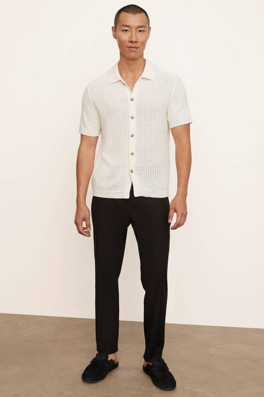Men's textured short sleeve shirt, black trousers and shoes outfit