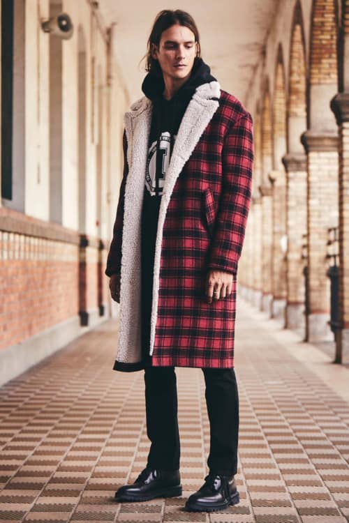 Men's 90s grunge hoodie, black and red checked coat and black jeans outfit