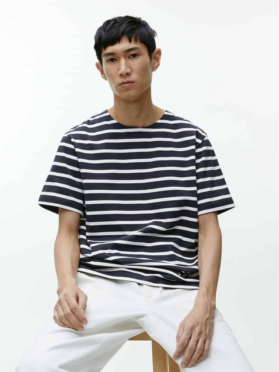 Men's striped T-shirt with white jeans