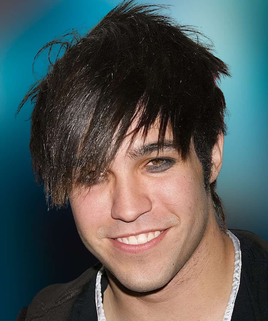 Men's 2000s emo hairstyle