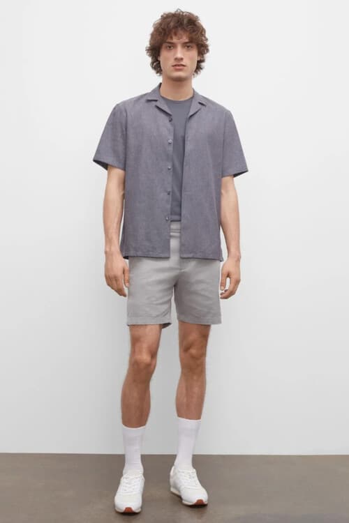 What Colour Shirts To Wear With Grey Shorts: 18 Outfit Examples