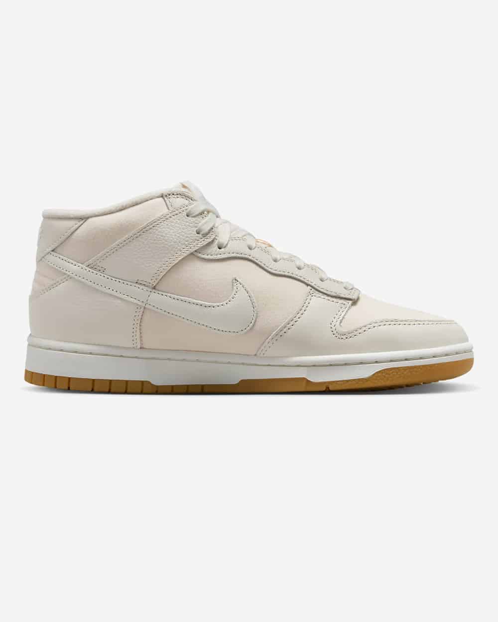 Nike Dunk Mid With Gum Sole