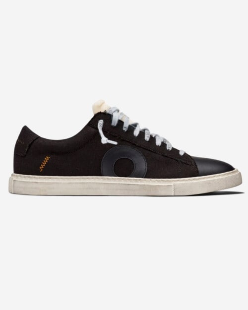 Oliver Cabell black canvas Low 1 sneaker