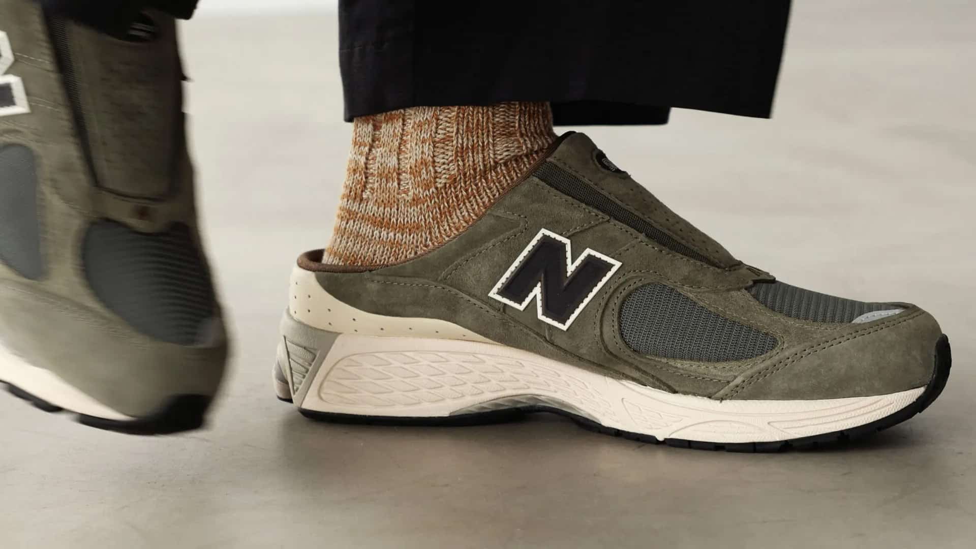 New balance m990 clearance slide